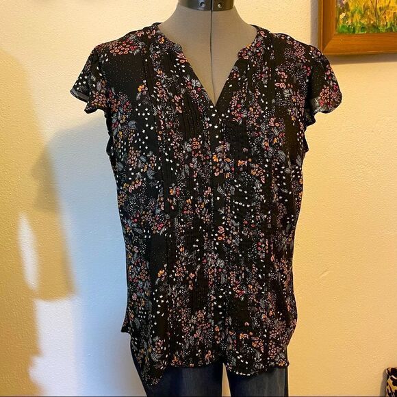 Black floral cap sleeve button blouse - Picture 1 of 8